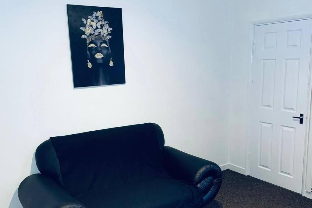 Comfortable Town House In Coventry City Centre Villa Buitenkant foto