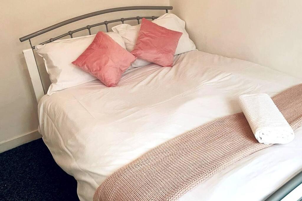Comfortable Town House In Coventry City Centre Villa Buitenkant foto