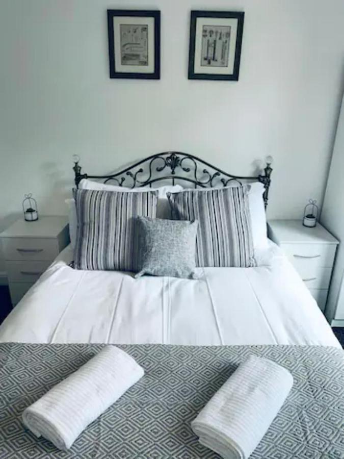 Comfortable Town House In Coventry City Centre Villa Buitenkant foto