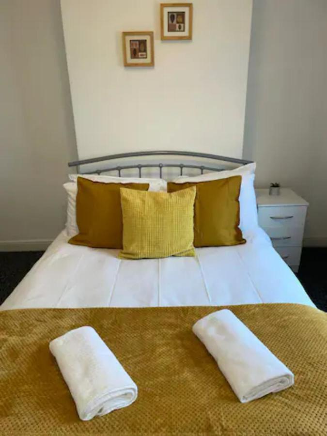 Comfortable Town House In Coventry City Centre Villa Buitenkant foto